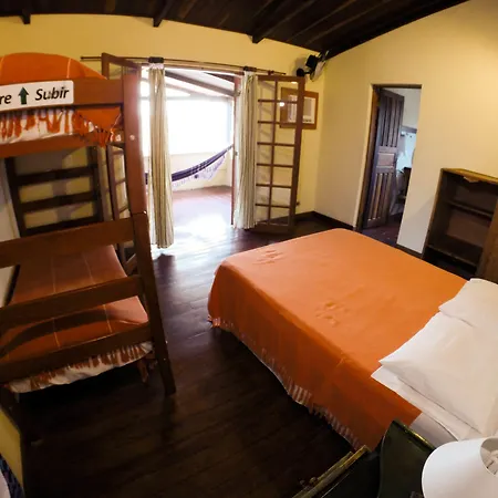 Hostel Central Ilhabela-3