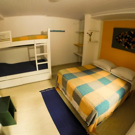 Hostel Central Ilhabela-2